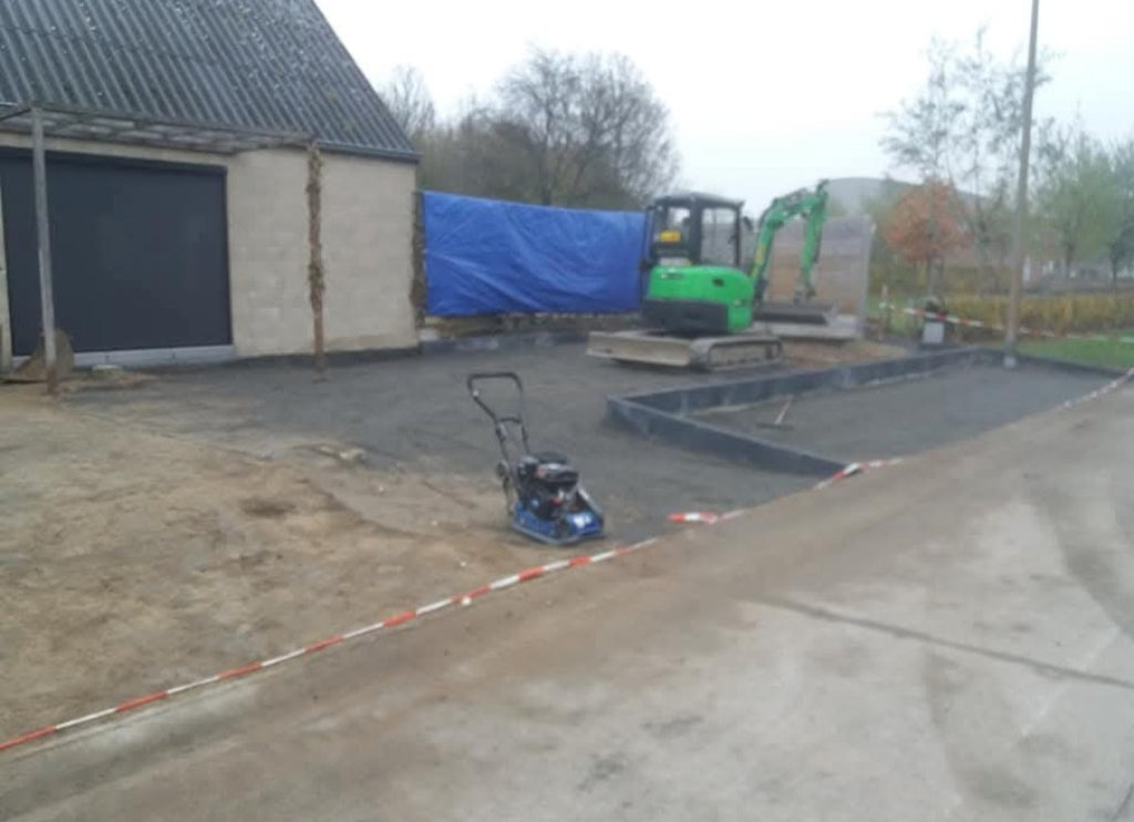 Oprit en voortuin waterdoorlatend verhard