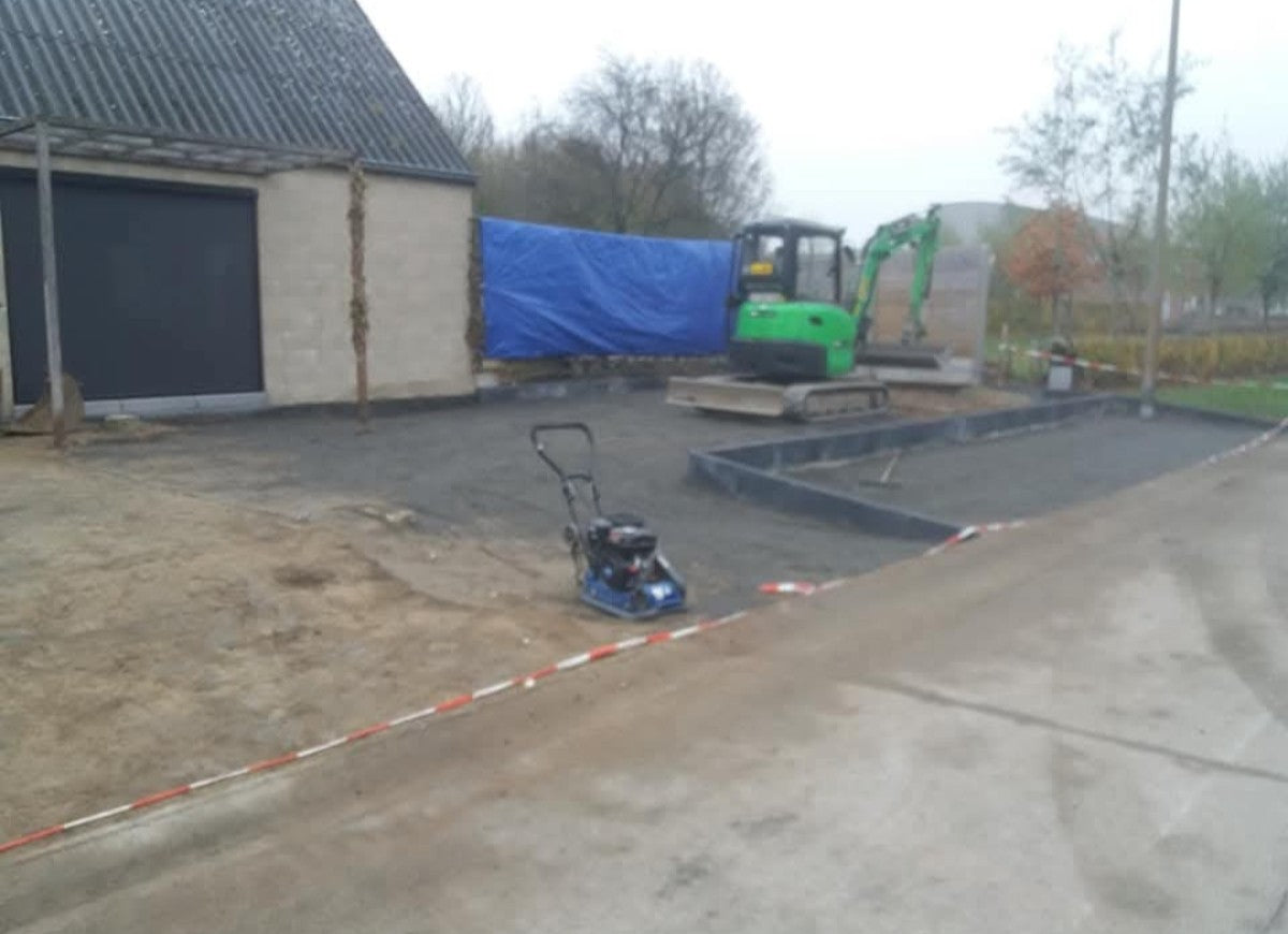 Oprit en voortuin waterdoorlatend verhard