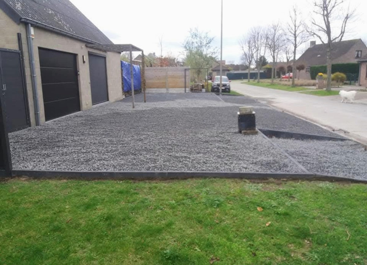 Oprit en voortuin waterdoorlatend verhard