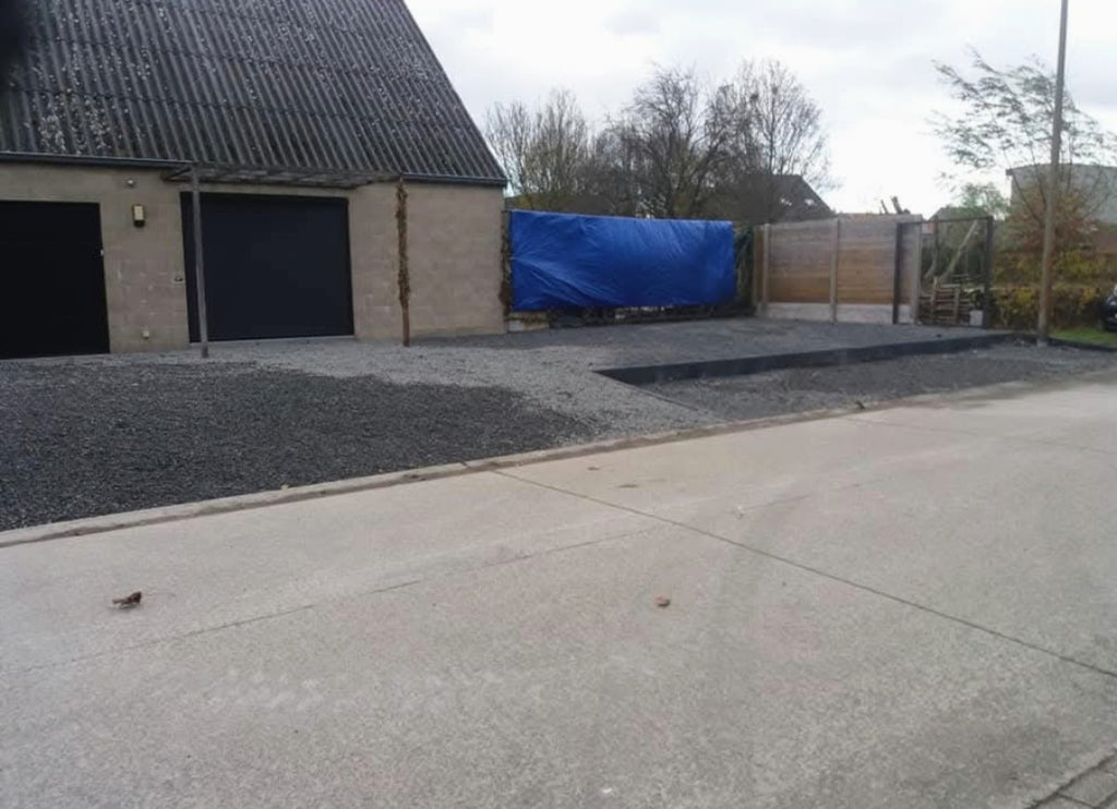 Oprit en voortuin waterdoorlatend verhard