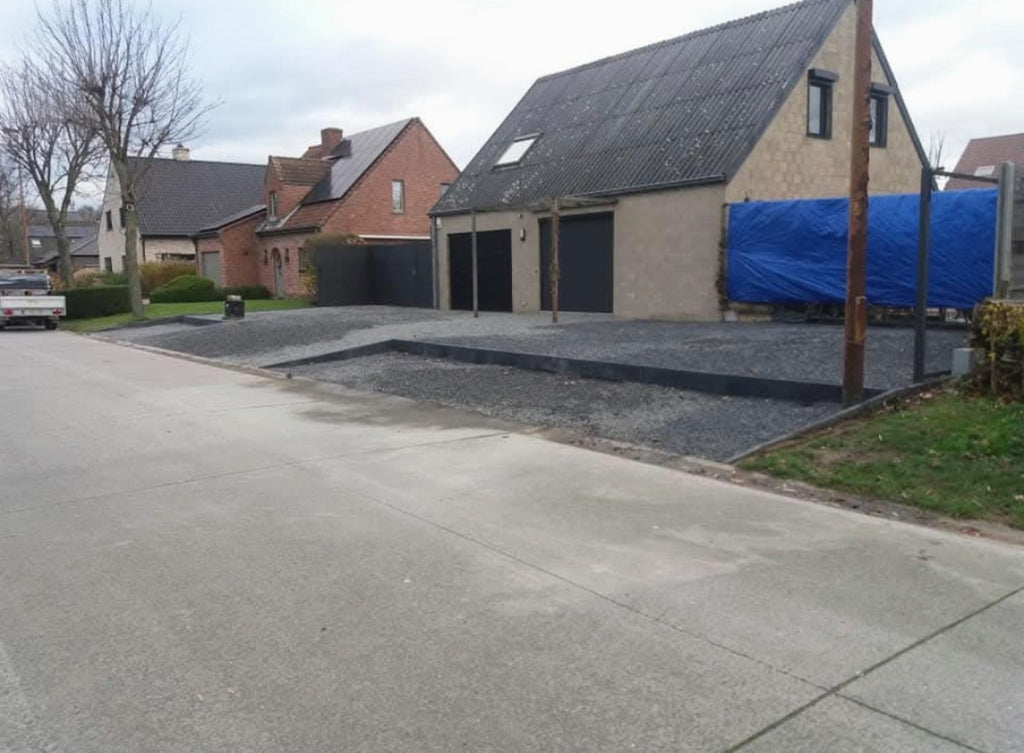Oprit en voortuin waterdoorlatend verhard